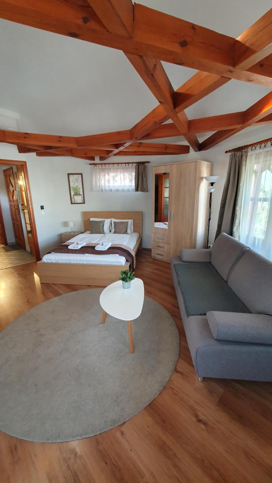 Danubia Apartman Esztergom Zimmer foto
