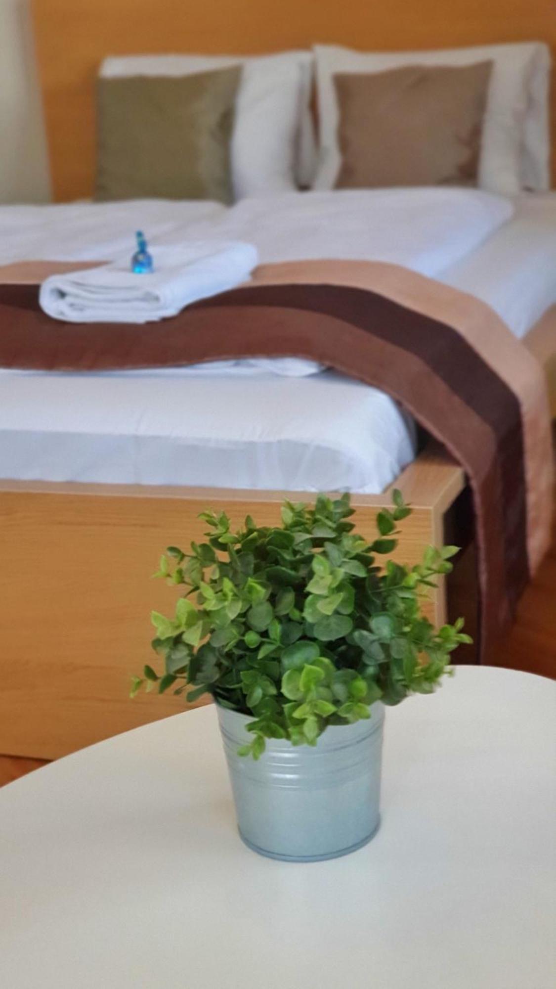 Danubia Apartman Esztergom Zimmer foto