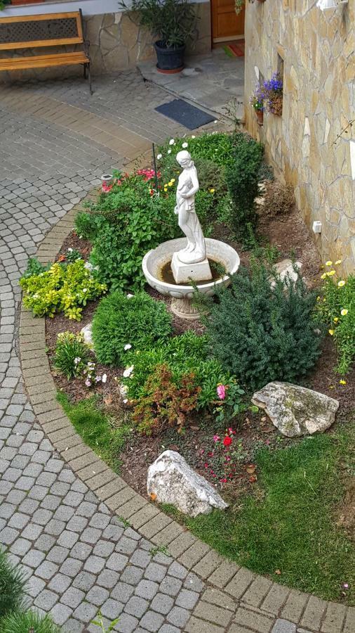 Danubia Apartman Esztergom Exterior foto
