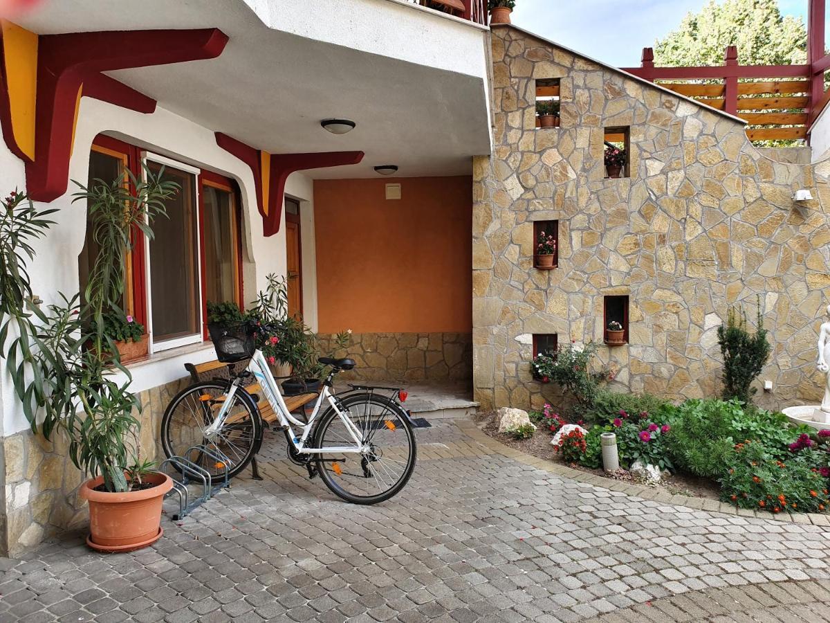 Danubia Apartman Esztergom Exterior foto